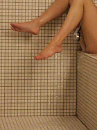 brooke-marks-head-in-the-shower