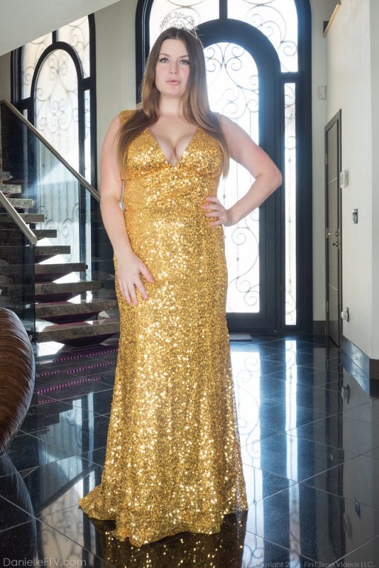 Boob Junkie » Danielle FTV – Golden Dress