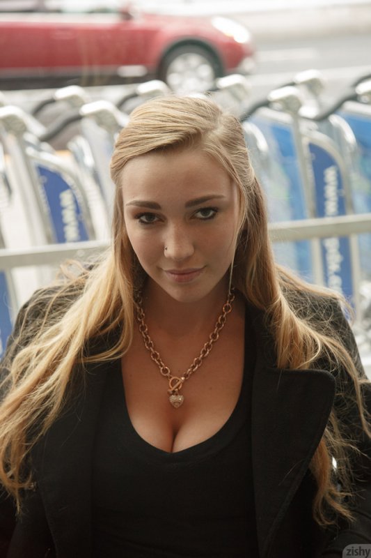 Boob Junkie Kendra Sunderland Airport Titties